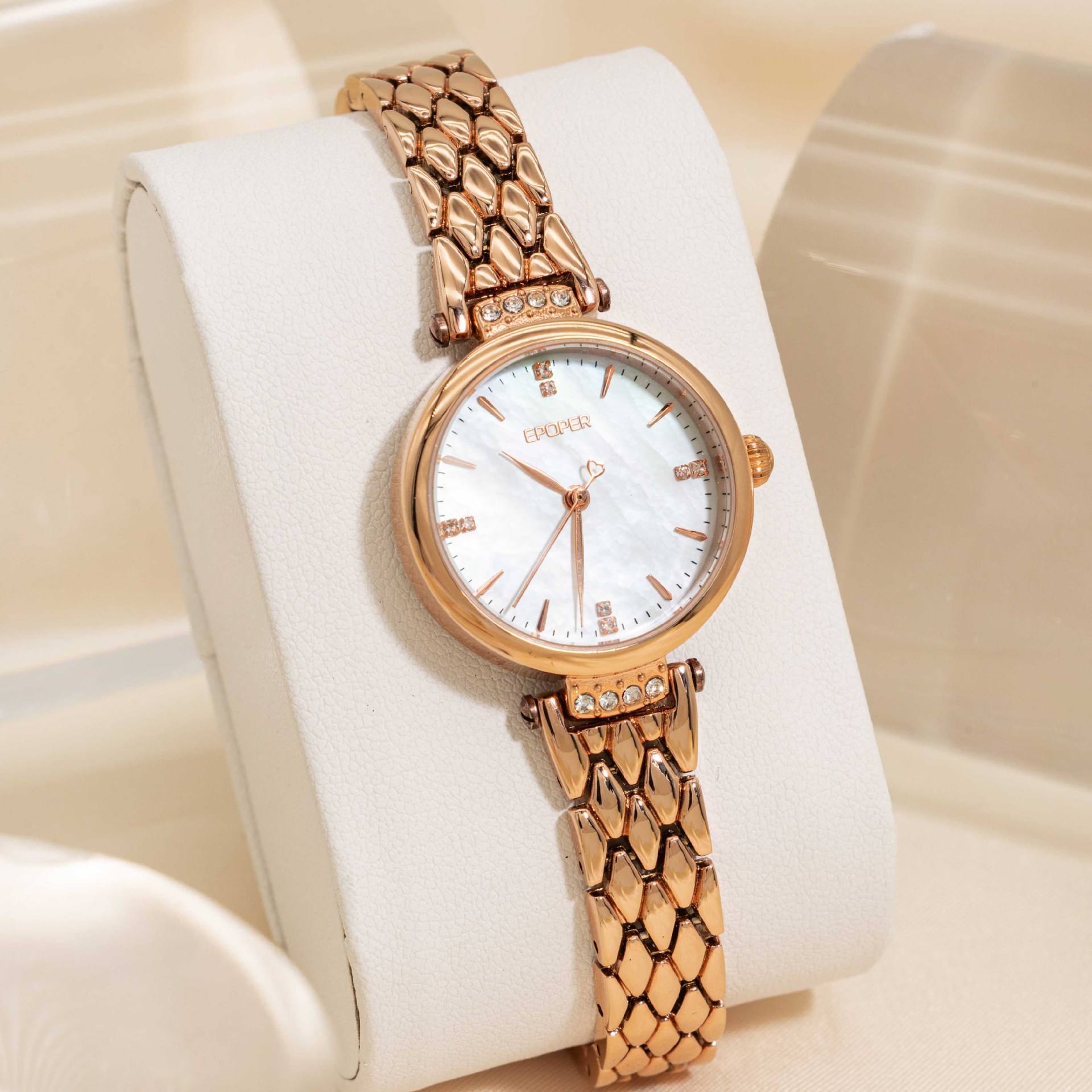 Luxury Watch Values - นาฬิกาใหม่ที่มีสไตล์และหรูหรา ดีไซน์มีคุณค่าสูง ใช้งานได้หลากหลายและเข้ากันง่ายกับสายสแตนเลส