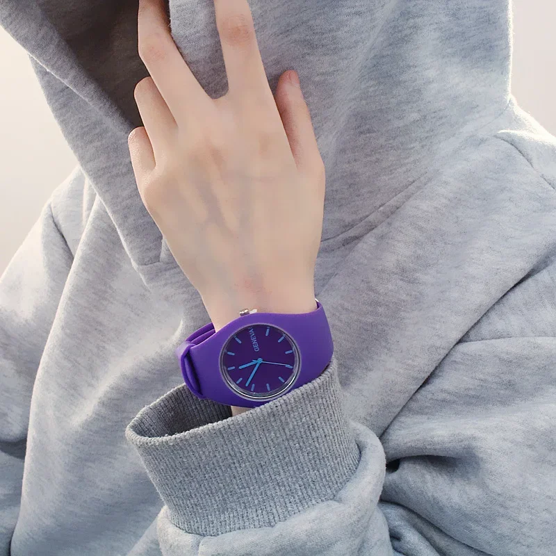 นาฬิกาผู้ชายผู้หญิงสีครีมแฟชั่ - Dress Watch Ultra Thin บทวิจารณ์และราคา