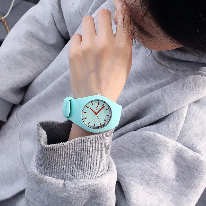นาฬิกาผู้ชายผู้หญิงสีครีมแฟชั่ - Dress Watch Ultra Thin บทวิจารณ์และราคา