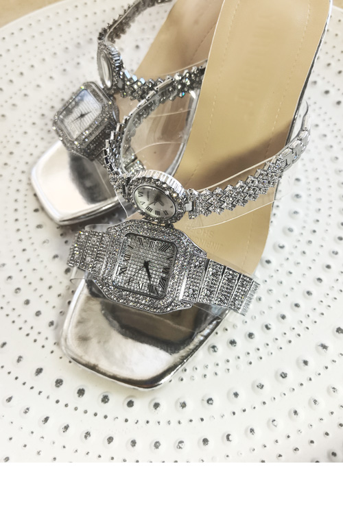 รองเท้าส้นสูงคริสตัลดีไซน์ดั้ง - Luxury Watch & Jewellery บทวิจารณ์และราคา
