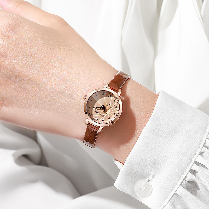 นาฬิกาข้อมือผู้หญิง ดีไซน์เรีย - Luxury Watch Values บทวิจารณ์และราคา