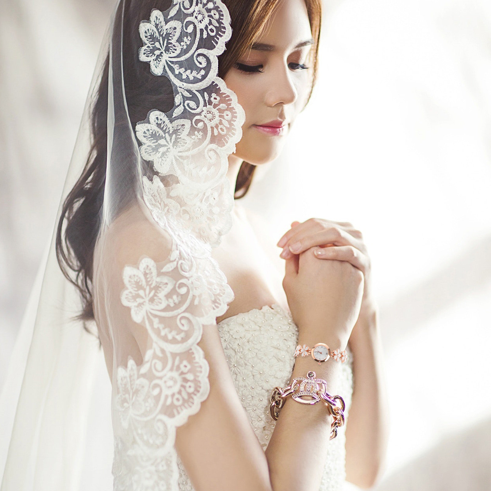 นาฬิกาข้อมือควอตซ์คริสตัลหรูหร - Luxury Watches บทวิจารณ์และราคา