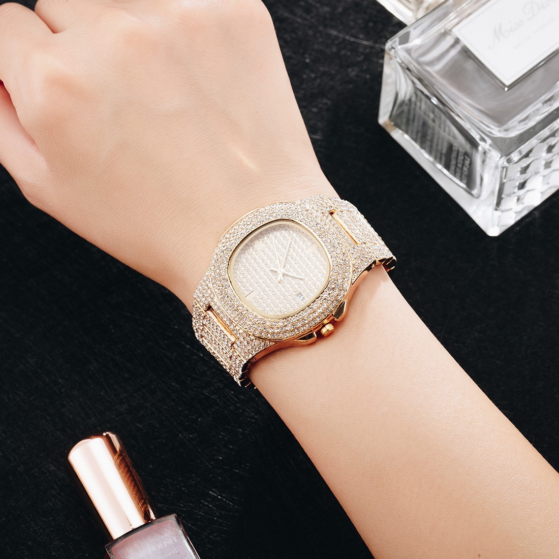 นาฬิกาข้อมือผู้ชายแฟชั่นใหม่ ป - Luxury Watch Trading บทวิจารณ์และราคา