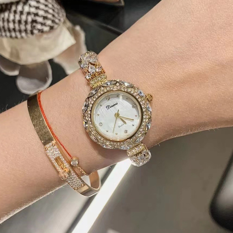 นาฬิกาข้อมือผู้หญิงสไตล์เกาหลี - Luxury Watch Values บทวิจารณ์และราคา